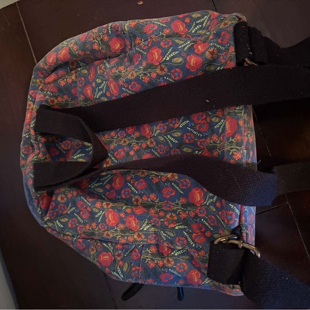 Floral Patterned Backpack - Picture 2 of 3